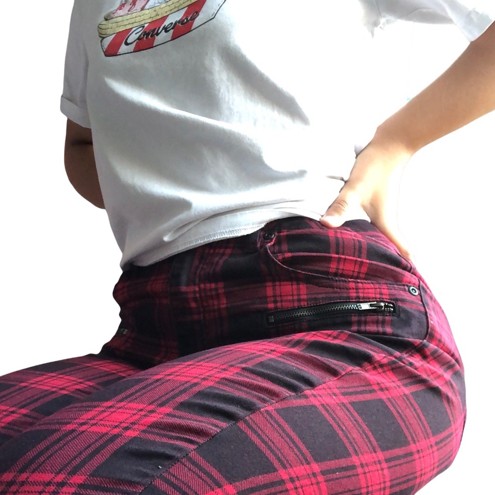 Hot Topic HT High Rise Super Skinny Black and Red Plaid Jeggings